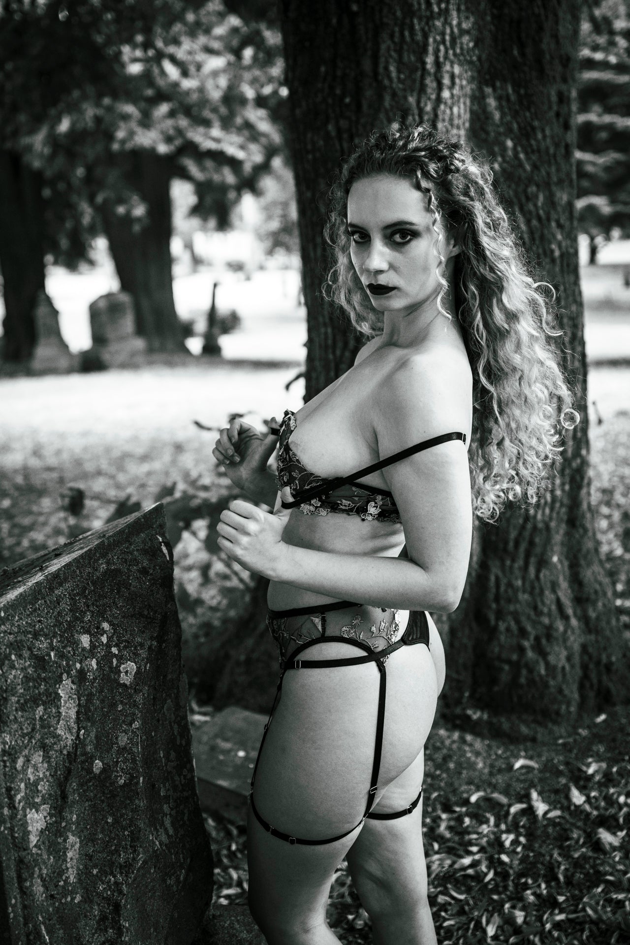 Graveyard Girls - Bonus Images Ebook